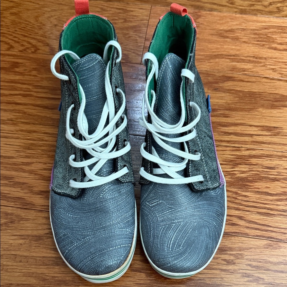 Puma Gray and Green Sneakers
